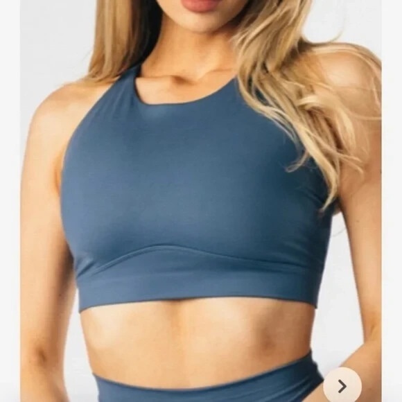 Alphalete Alphalux Light Green Sports Bra size Medium - Picture 6 of 6